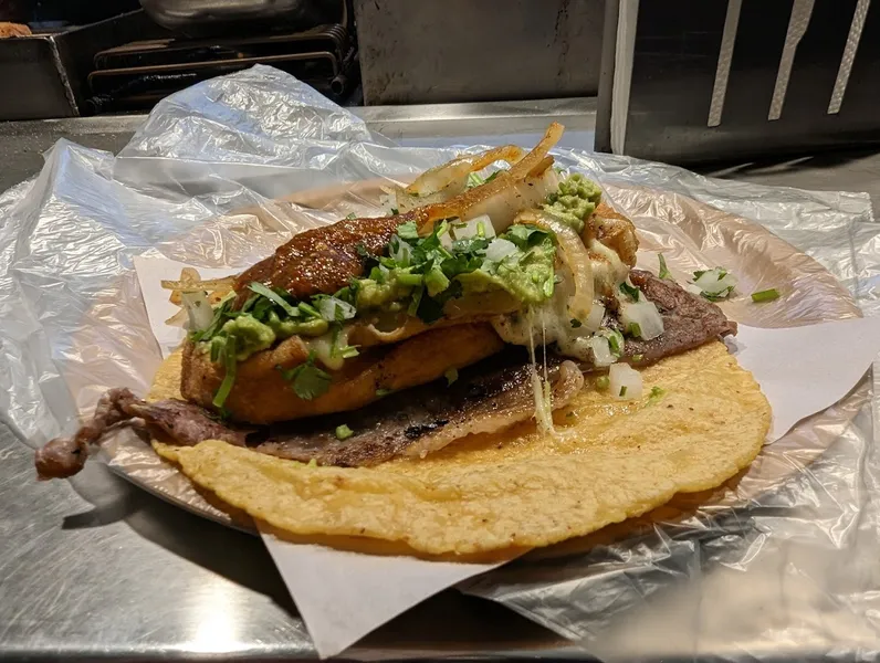 Tacos Chile Relleno "La Guera"