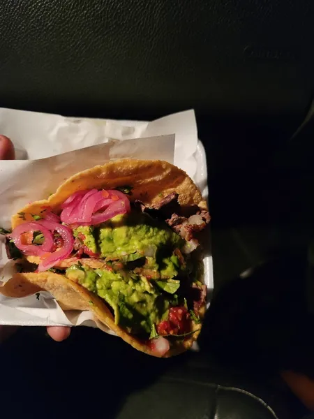 “Tacos Lupillo Tijuana"
