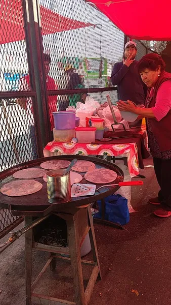 Memelas y quesadillas Isi