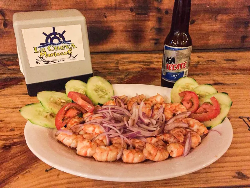 La Cueva Mariscos