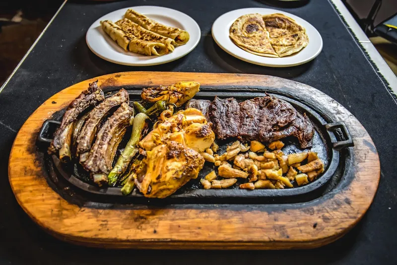Los Magos Restaurant Bar
