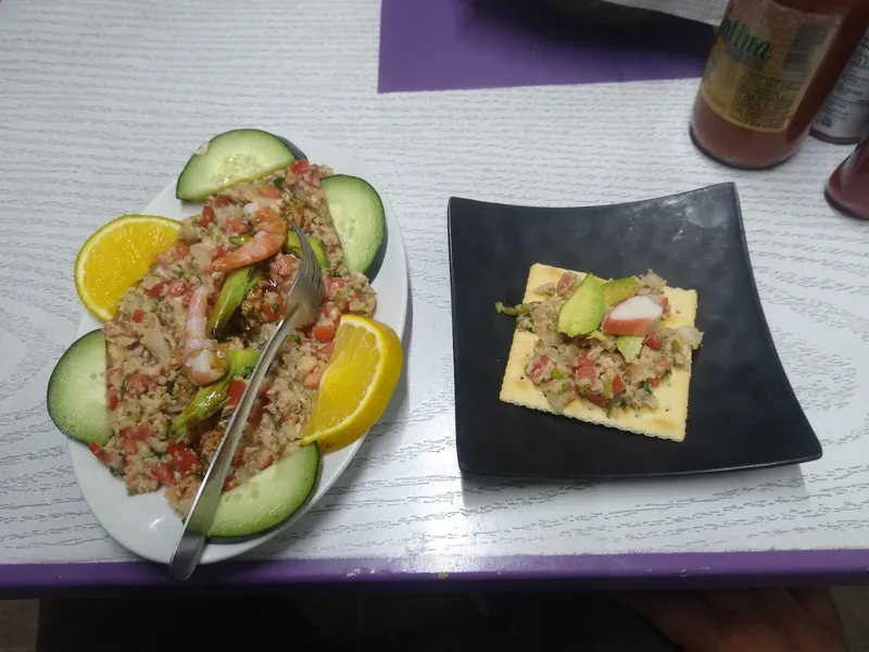 Pescados Y mariscos Reyes (Temas)