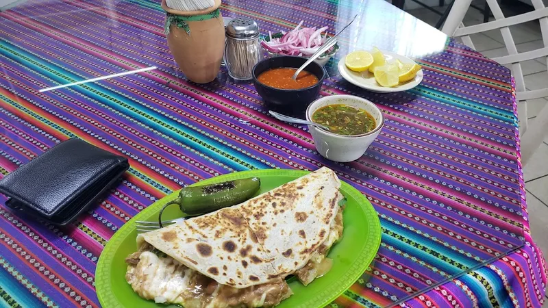 "Birrieria Y Menudo SOL"