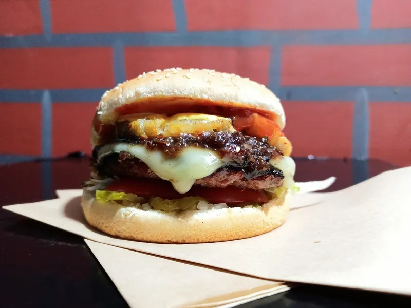 El Callejón Hamburguesas Al Carbón