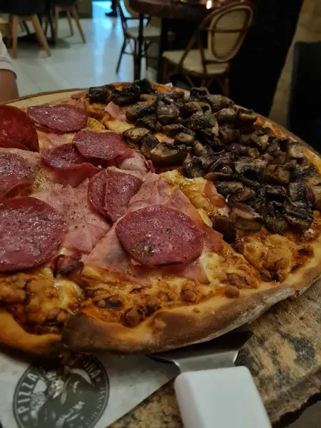 Pizza La Mona