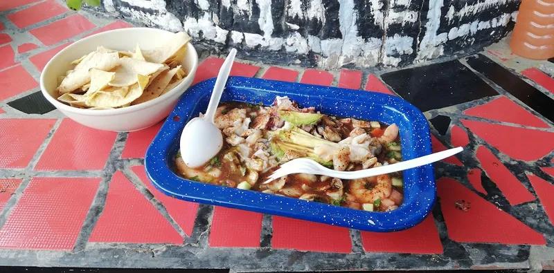 Cubamanta Mariscos y Algo más