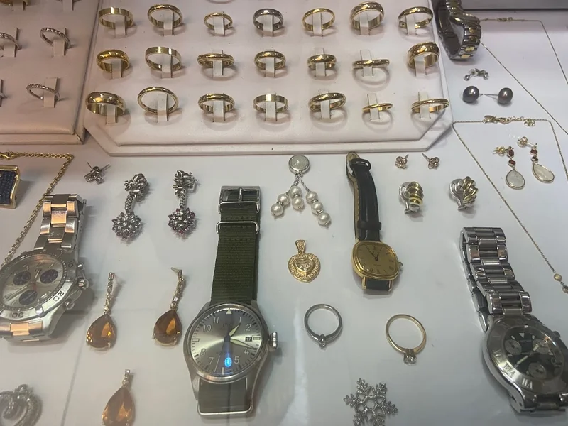 Erick Peniche Joyería y Relojería