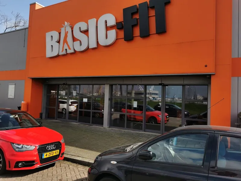 Basic-Fit Rotterdam Plompertstraat 24/7