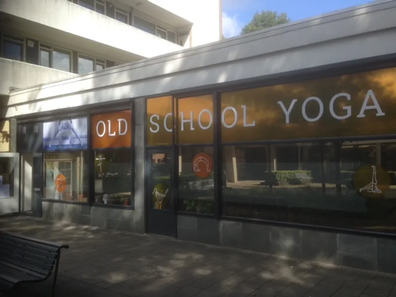 Old School Yoga | Iyengar yoga Amsterdam