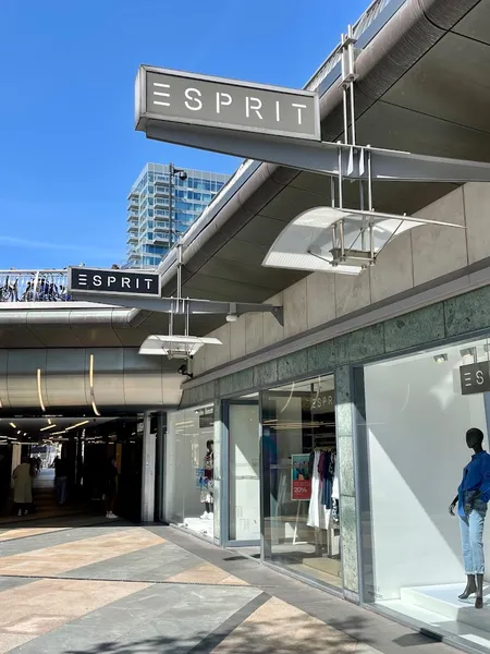 Esprit Store