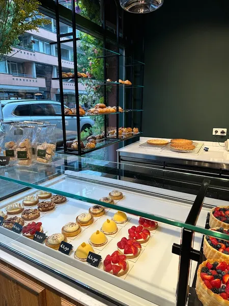 Deguelle Patisserie