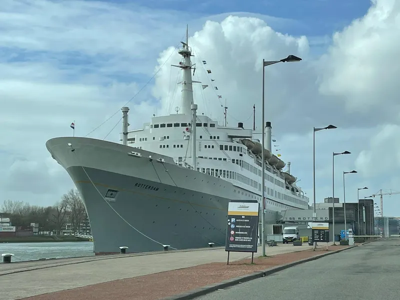 Lido Grill - ss Rotterdam