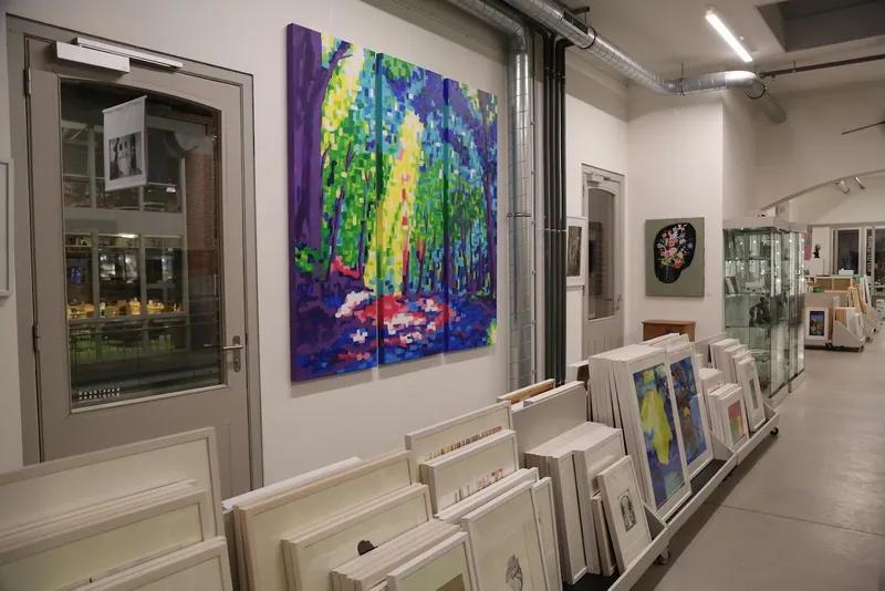 Kunstuitleen Galerie Beeldend Gesproken