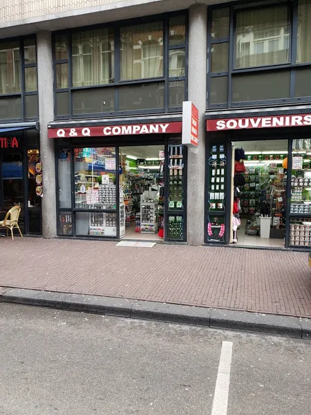 Q & Q Company Souvenir Shop