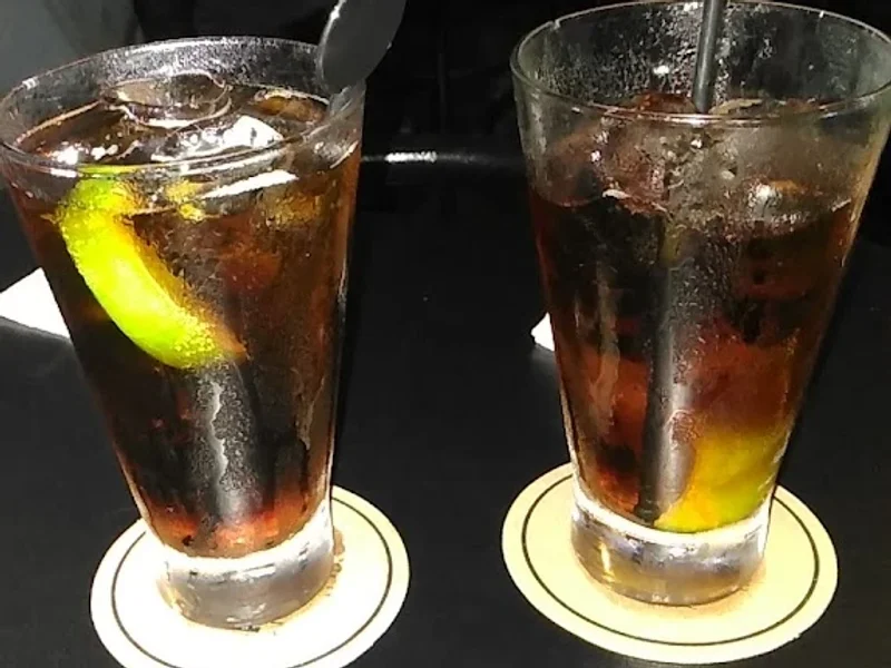 Loquillo bar and tonic