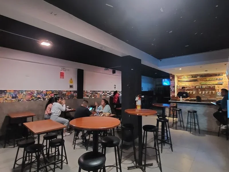 Este Bar Artesanal - San Carlos