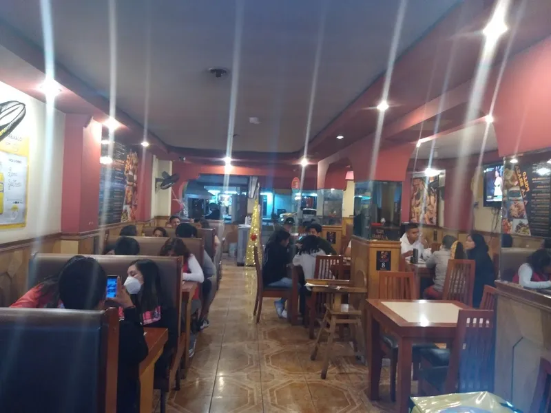 El Imperial Pollería Restaurant