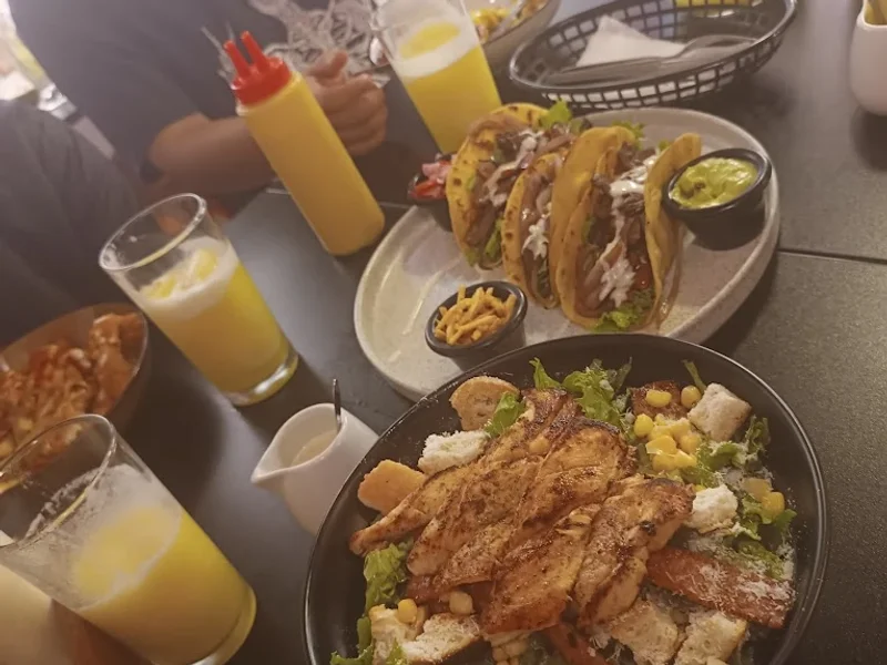 Victoria Sanguches & Salchipapas