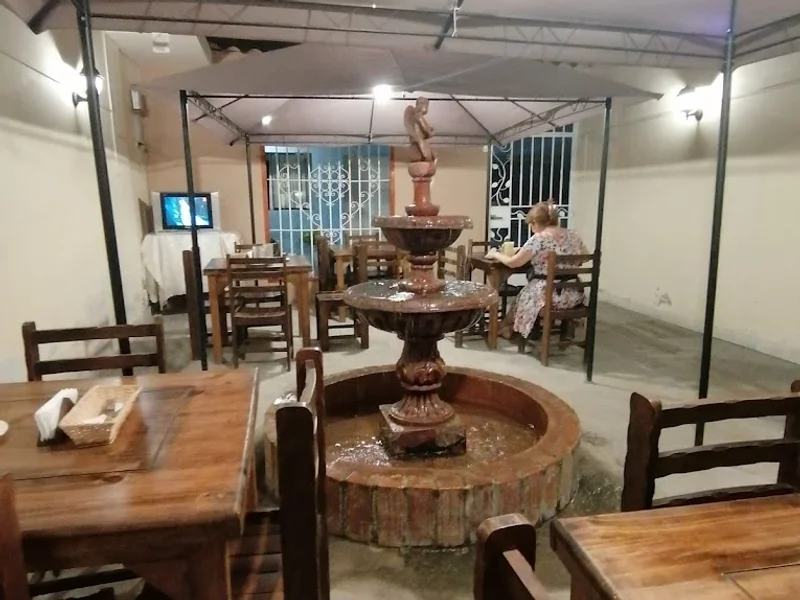 Casa Vieja Cafe Restaurante