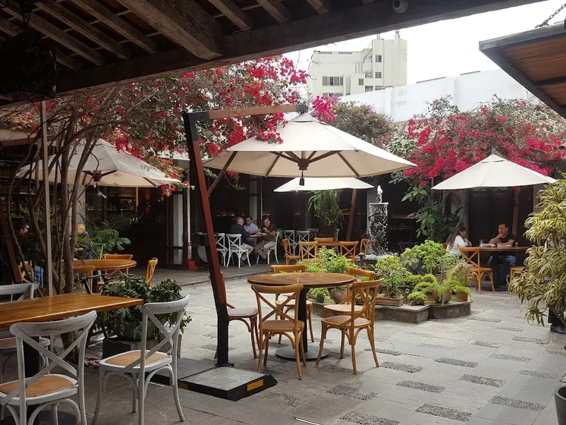 Pancho Fierro Café Bar