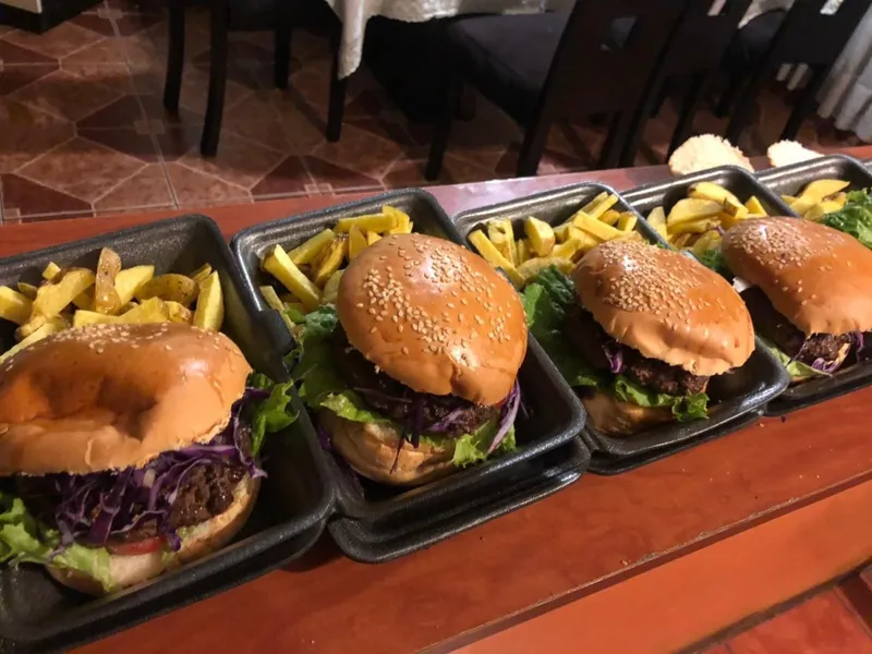 LA VACA EBRIA BURGERS