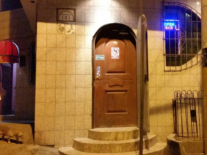 HELTER SKELTER - ROCK BAR