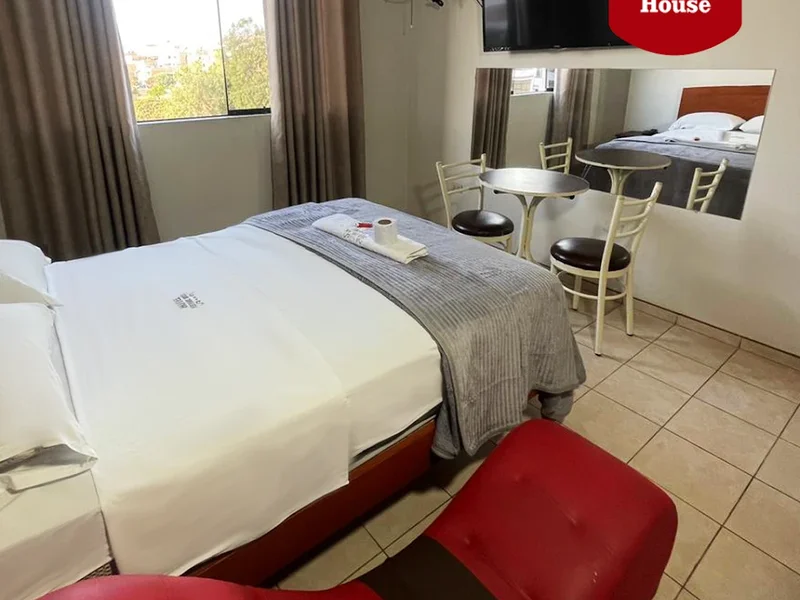 PERUVIANS HOUSE HOTEL