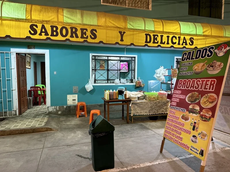 CALDOS Y BROASTER - SABORES Y DELICIAS