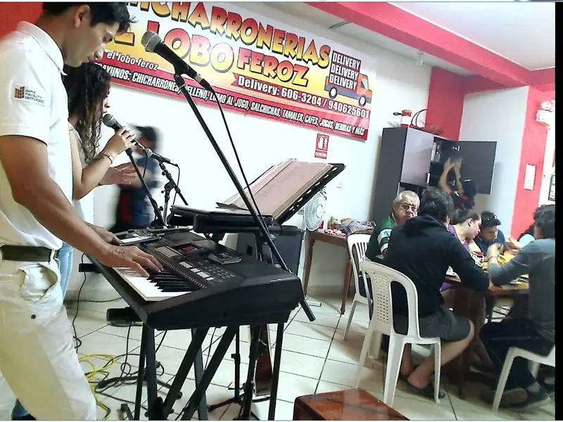 Chicharronería El Lobo Feroz