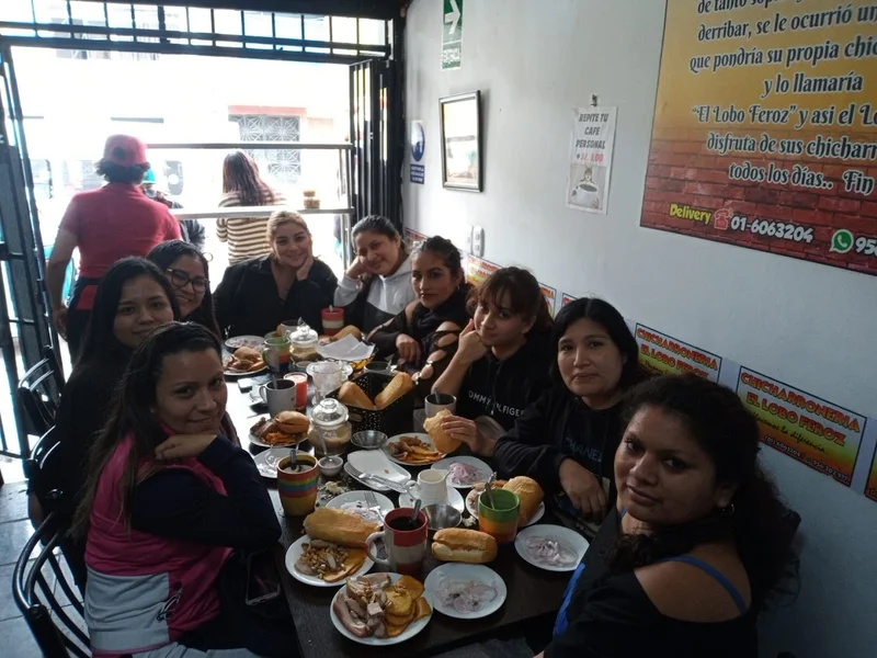 Chicharronería El Lobo Feroz