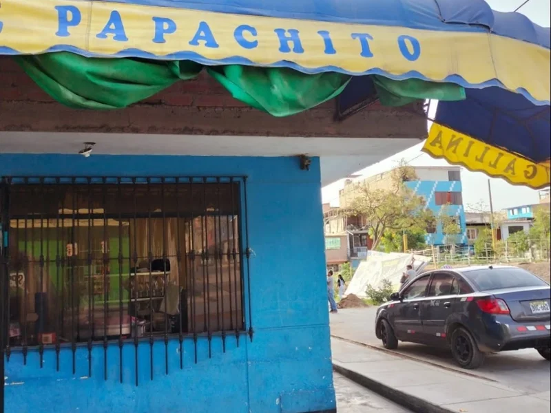 CALDO DE GALLINA "EL PAPACHITO"