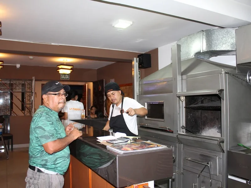 Restaurante La Fogata Pollos Y Parrillas