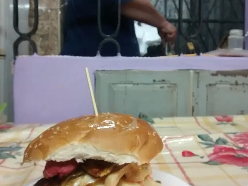 Hamburguesas Chávez O No Chávez