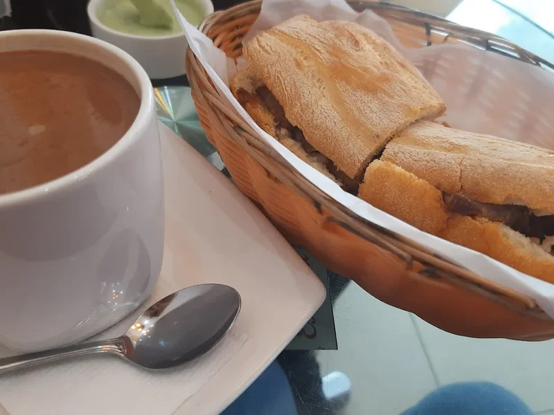 DAMASCO Juguería Cafetería