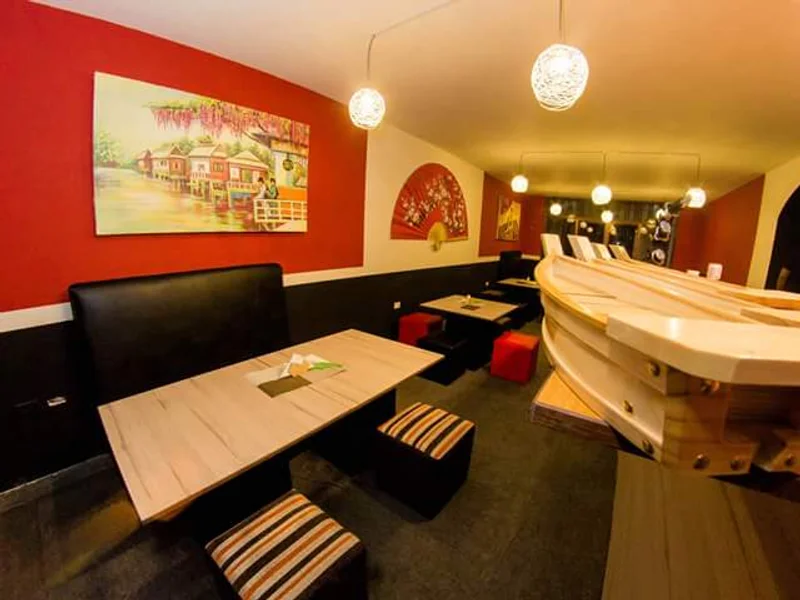 Sakana sushi lounge makis