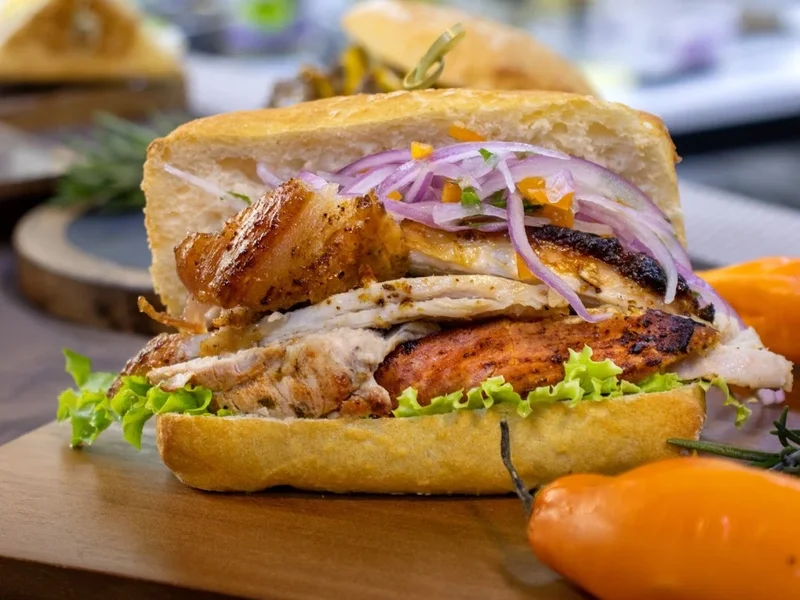 Chicharrones y Café LaBeny