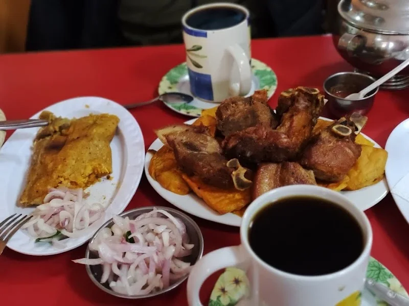 Chicharroneria Doña Julia