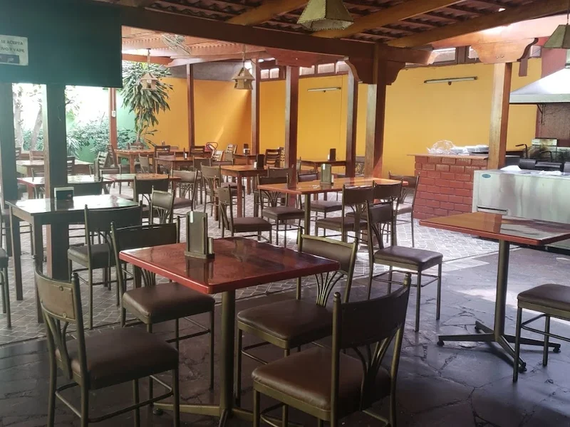 Fabrizio: Carnes Y Pollos A La Leña