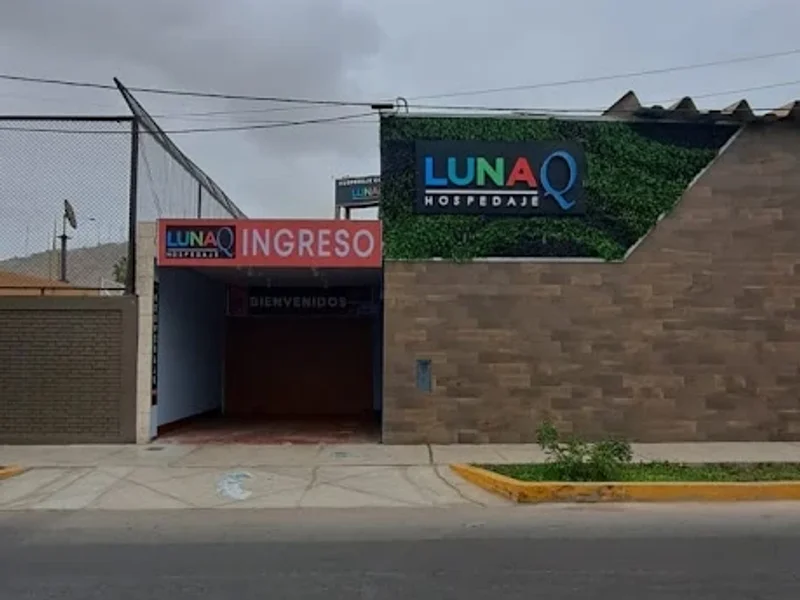 HOSTAL LUNAQ