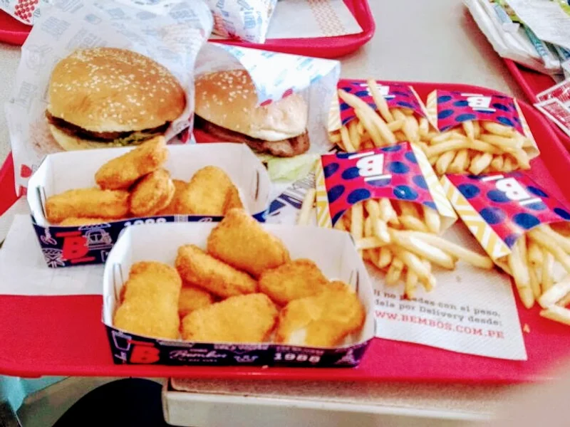 Bembos Plaza Norte In Line