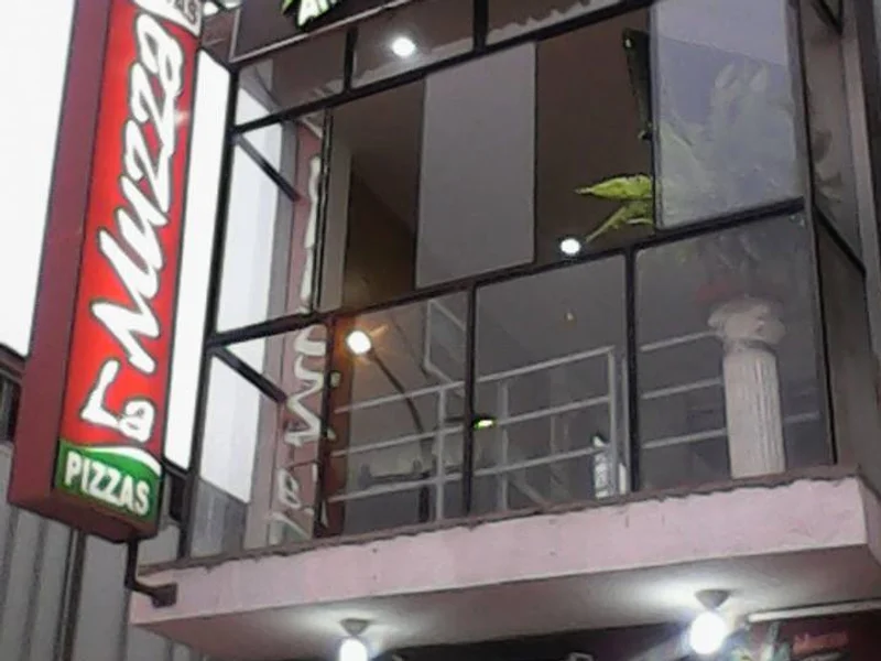 La Muzza Pizzas & Pastas