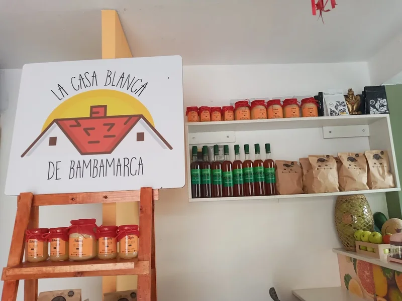 Cafetería y Juguería "La Casa Blanca de Bambamarca"
