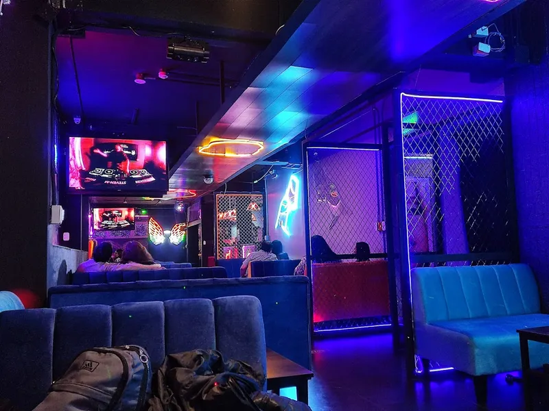 Discreet (Restobar y karaoke)