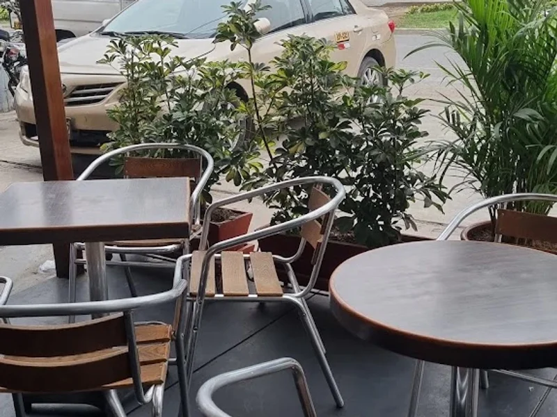 PRIAMO Café - Restobar