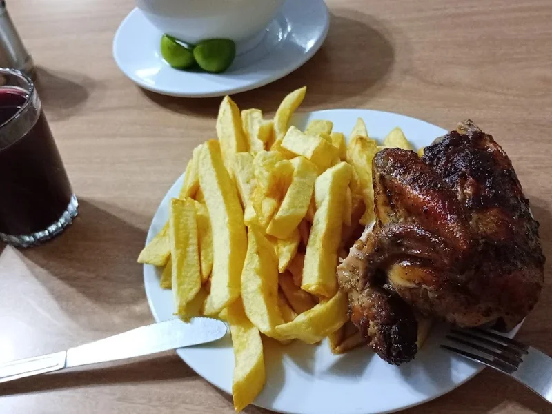 Pollos a la brasa Tomi