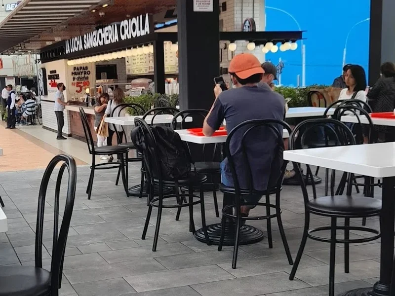 La Lucha Sangucheria Criolla