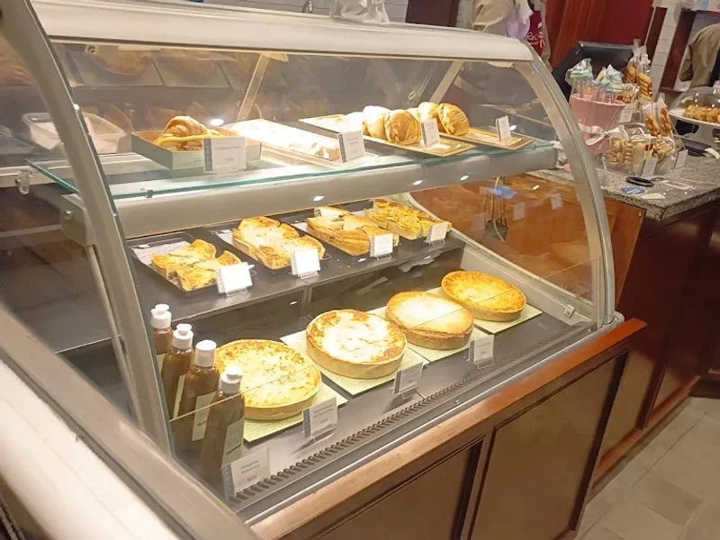 La Mora Pastelería & Café