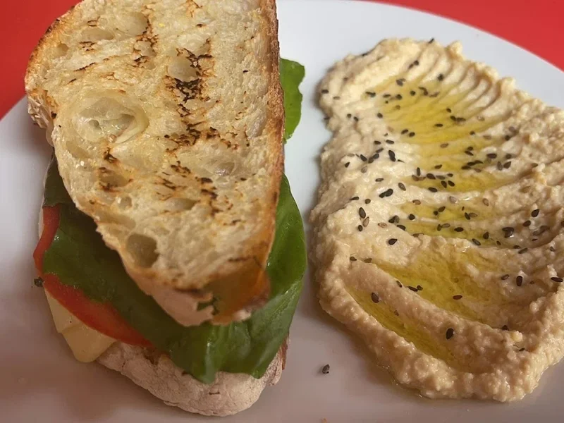 El Refugio - Cocina, Café & Libros