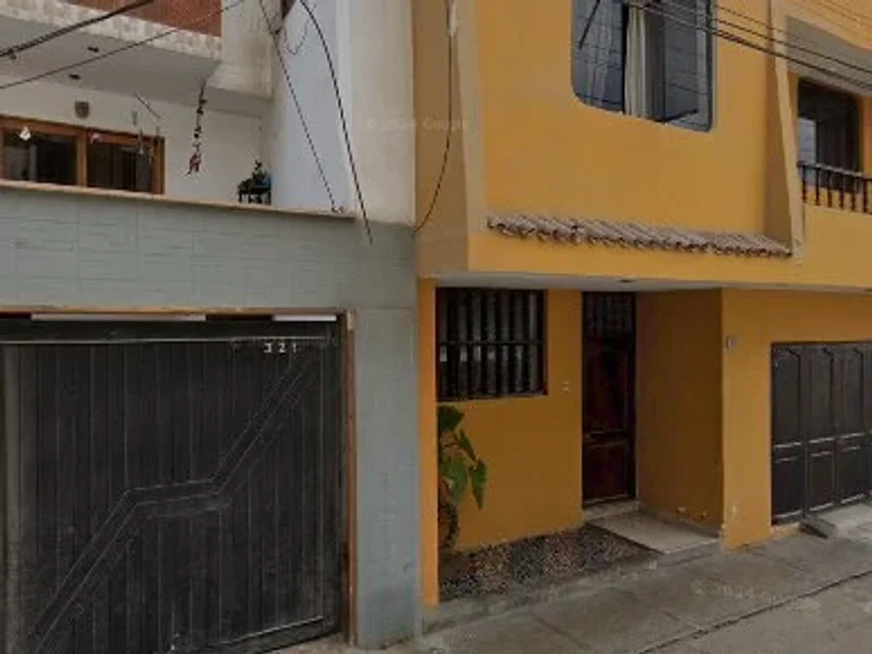Yellow House Huanchaco