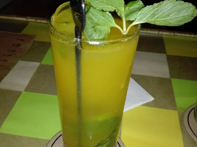 Loquillo bar and tonic